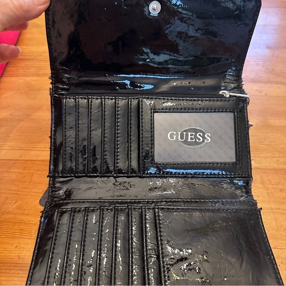 NWT Guess sequin bow wallet🎀